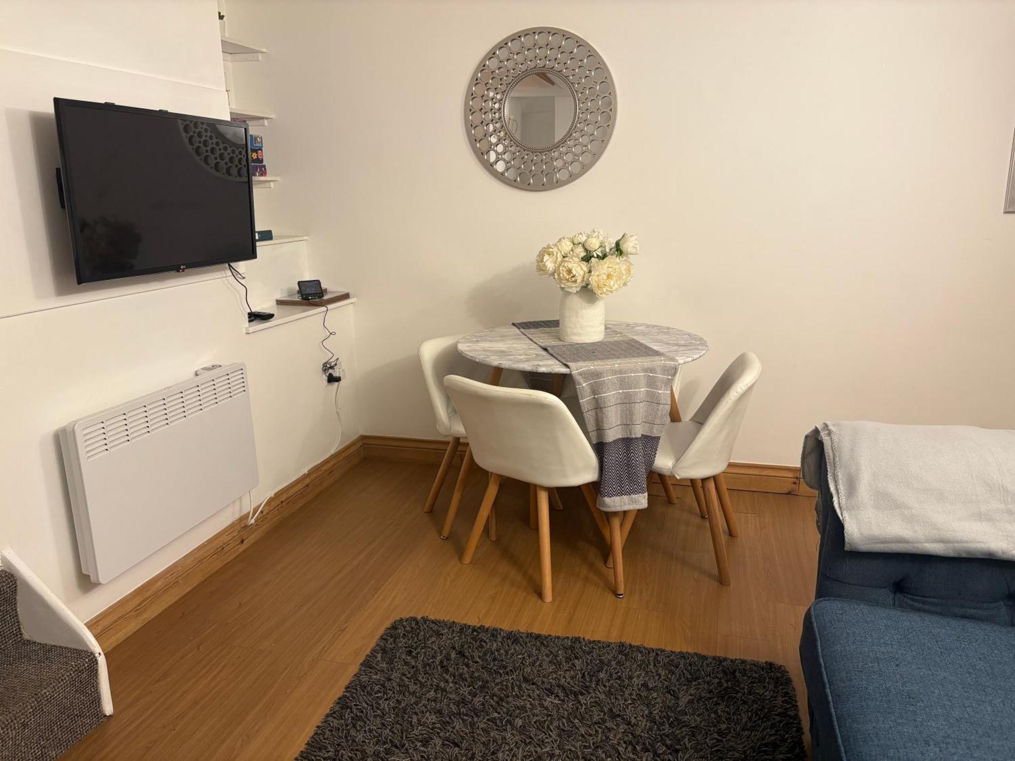 Seaton, Devon, Two Bed Apartment, Just Off The Sea Front. Dış mekan fotoğraf